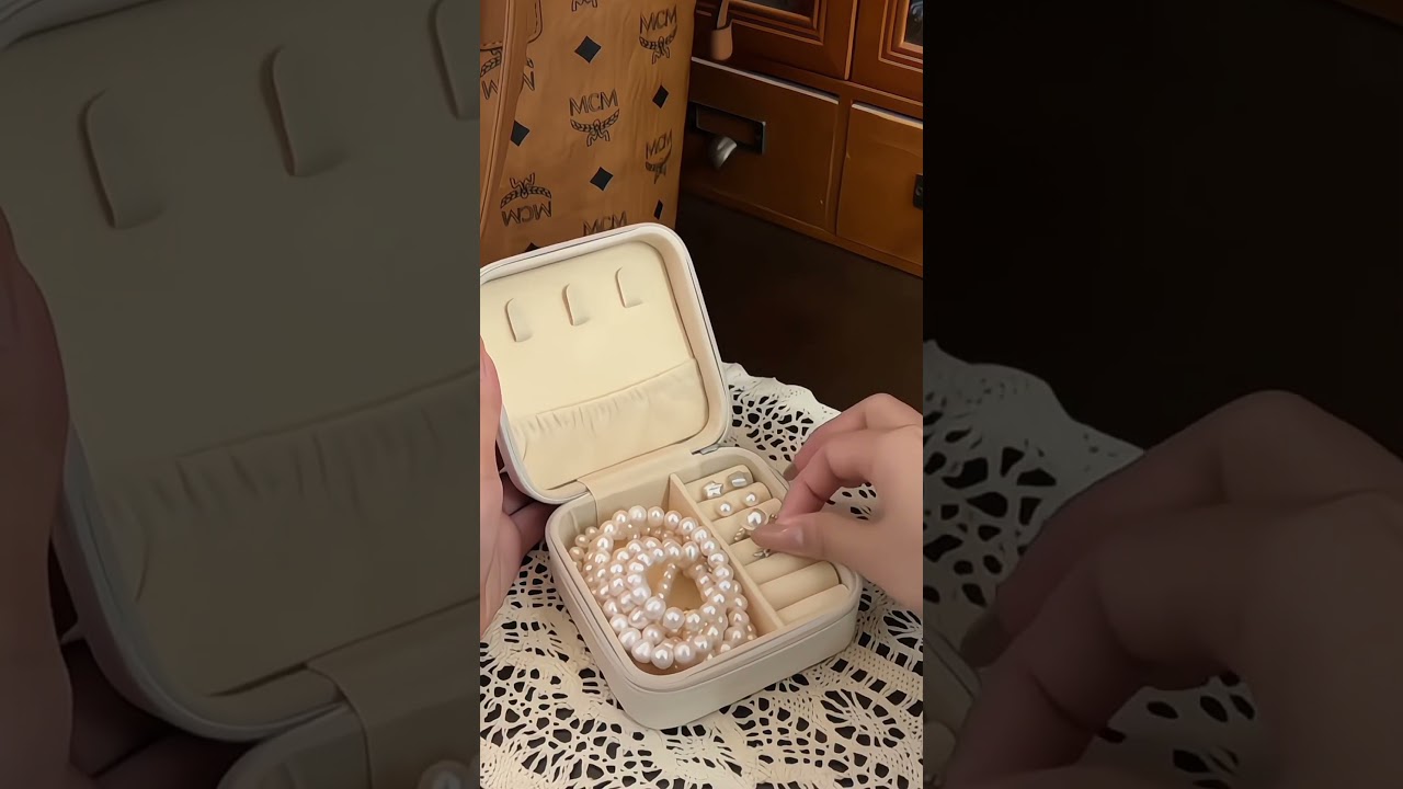 the perfect jewellery box!! 💍 mini jewelry organizer for travel✨ #jewelry  #jewelrybox