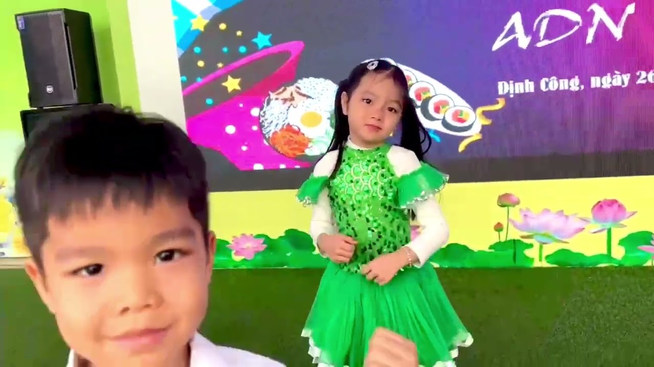 bột biểu diễn chào mừng năm mới 2026
