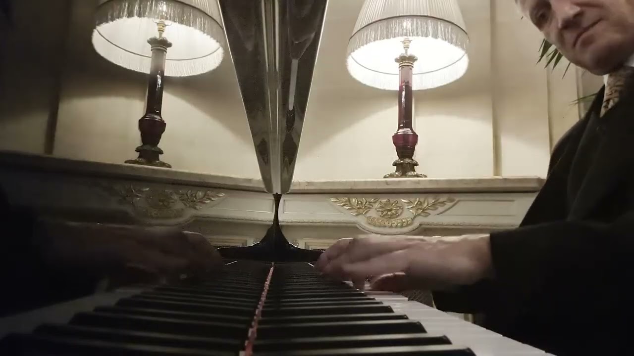 Dream A Little Dream Of Me (F. Andre -W.Schwandt-G Kahn) Live At The Ritz