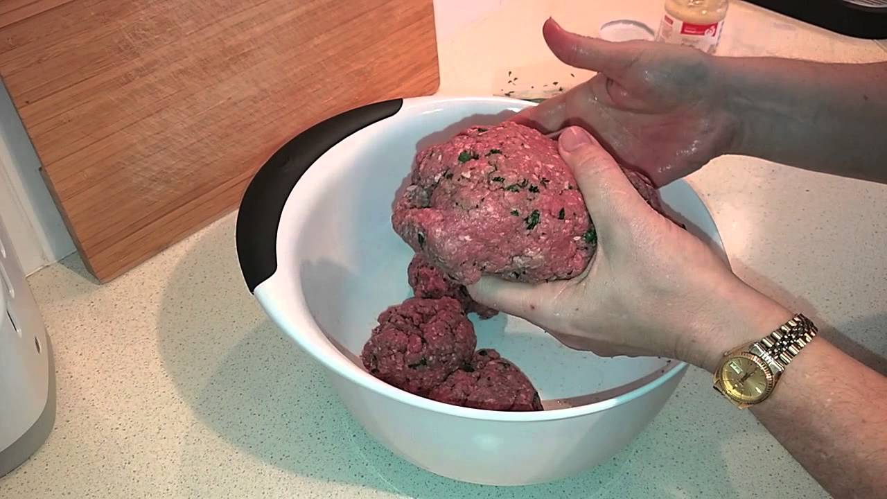 How To Make Delicious Low-Carb Beef Stroganoff Burgers