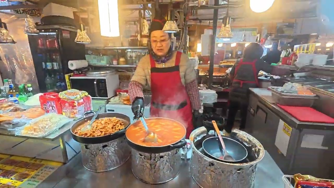 광장시장 토요일 인파가 모렸다