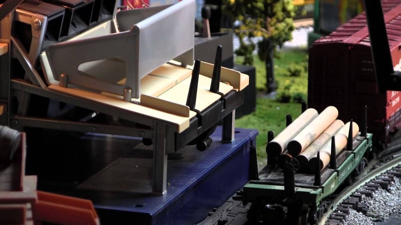 LIONEL LOG LOADER AND SAWMILL