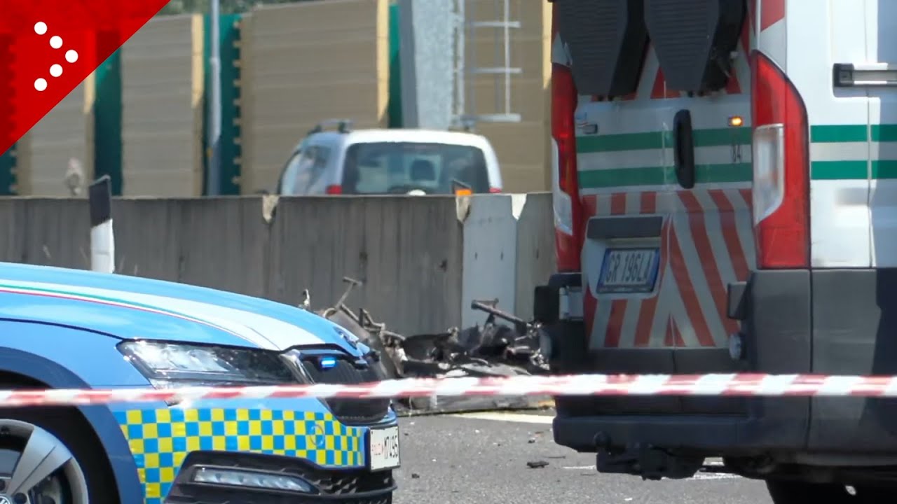 Azzano Mella (Brescia), ultraleggero precipita sul raccordo tra l'A4 e l'A21: morti i due passeggeri