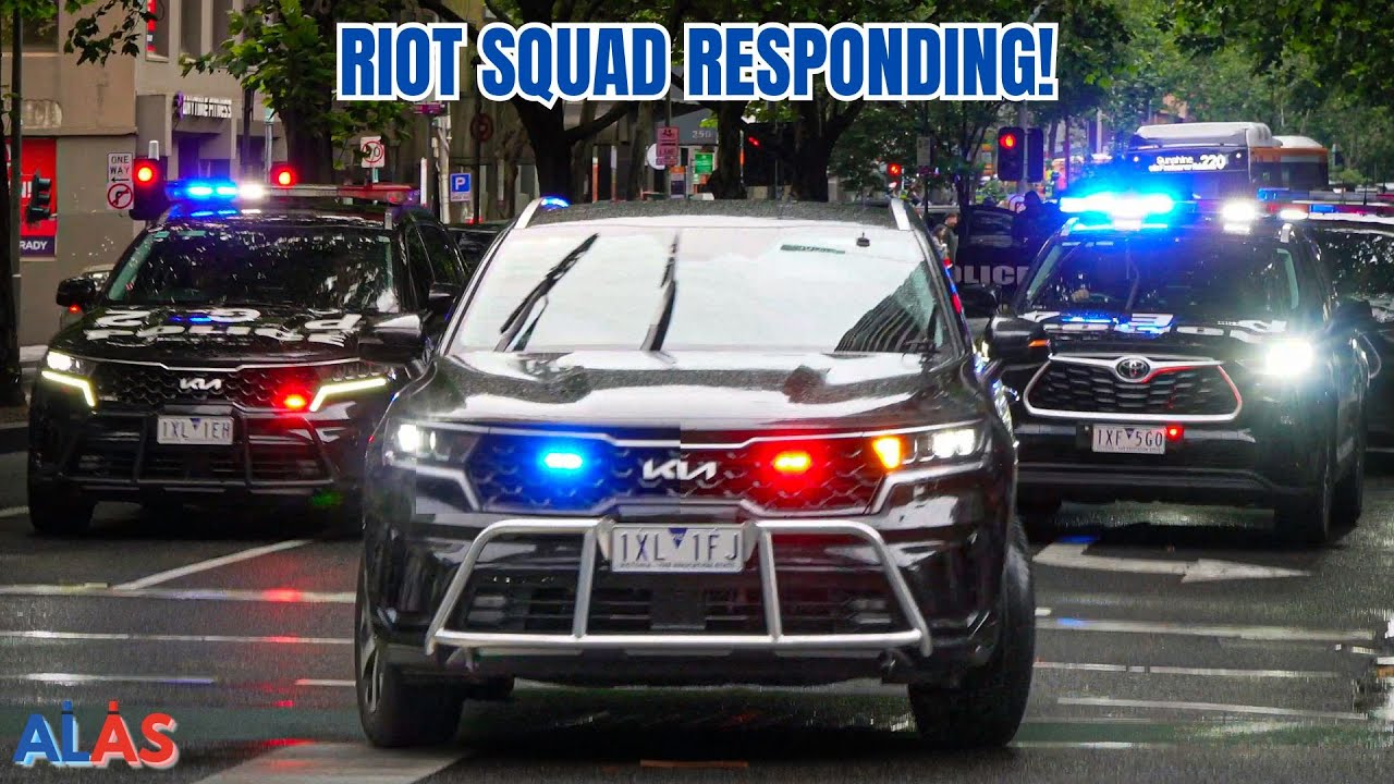 *MAJOR CONVOYS* VIC POLICE RIOT SQUADS - Responding w/ CRAZY SIREN to LARGE Melbourne PROTEST | AL&S