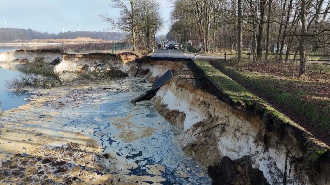 Krass, plötzich ist die Straße weg!
