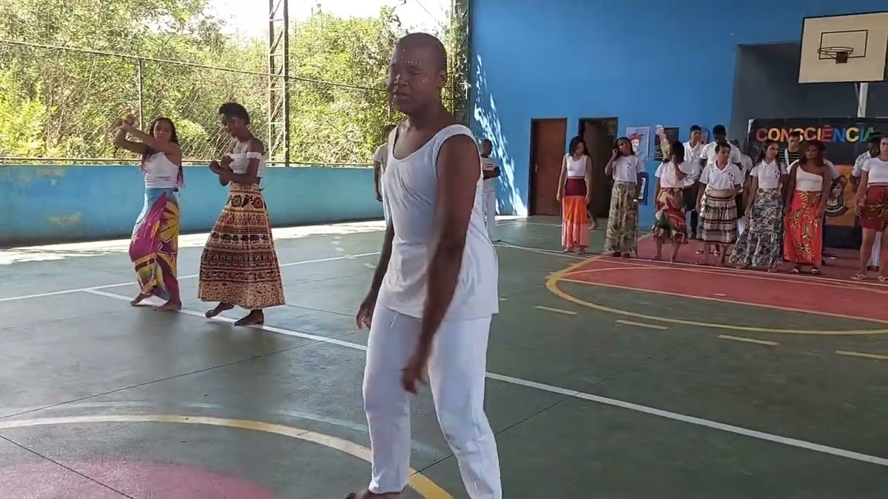 Canto das Três raças - Professora Carol Lins - Projeto Consciência Negra