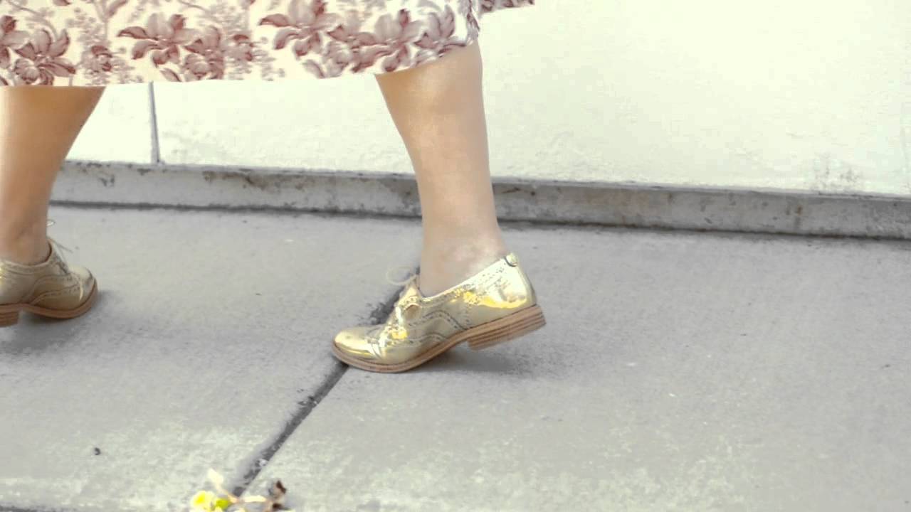 On the blog Monday - how to give your oxfords a feminine touch.  San Francisco Fashionblogger.