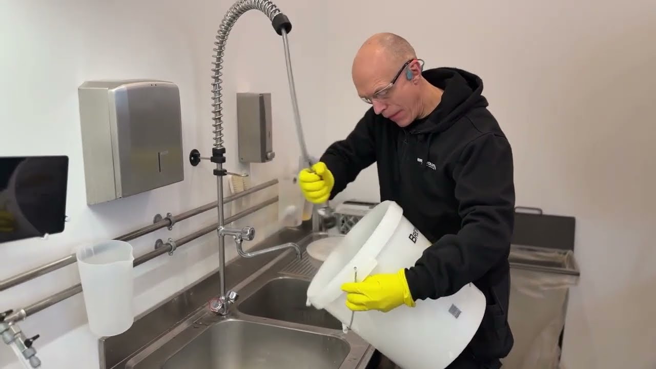 Reiniging van gisttank met Trisani-producten