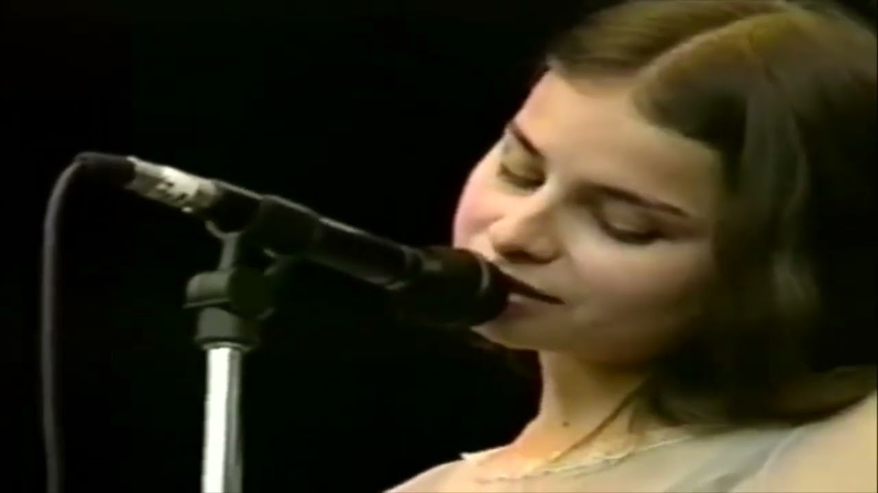 MAZZY STAR FORGOTTEN DREAMERS OUT NOW!