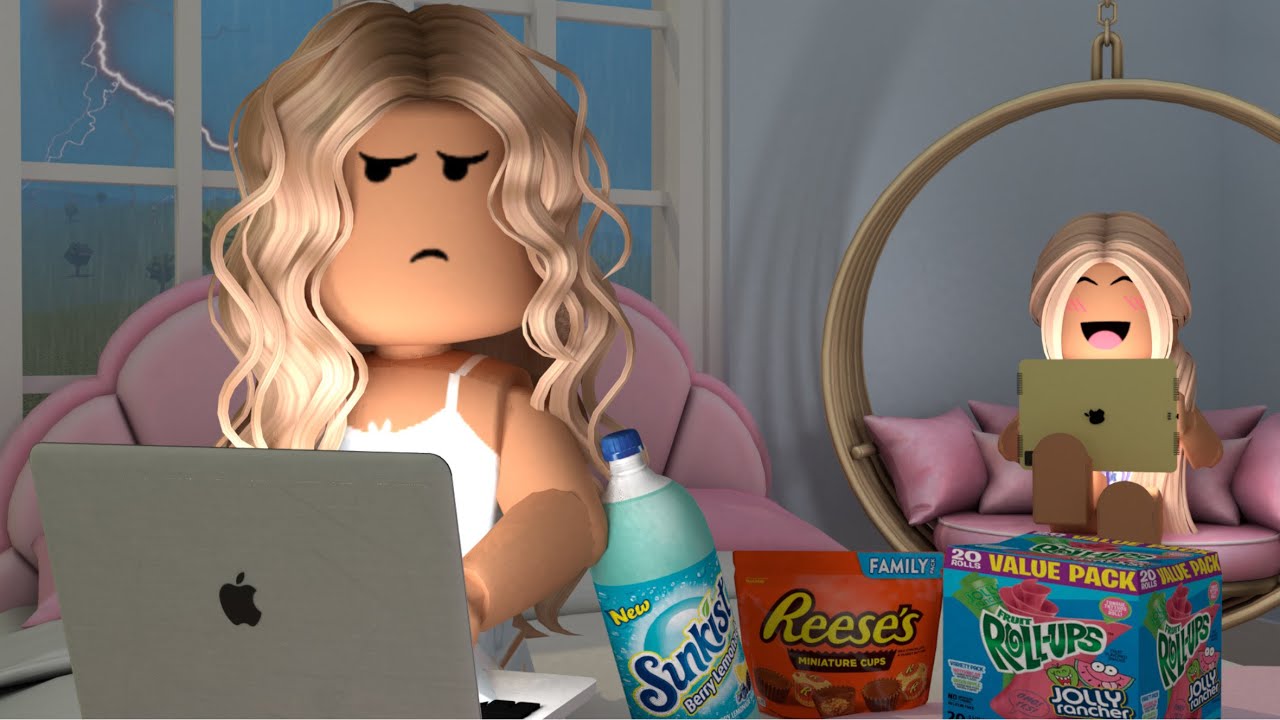 SOPHIE MISSED HER FIRST DAY AT HIGH SCHOOL! *HUGE THUNDERSTORM* Roblox Bloxburg Voiced RP Roleplay