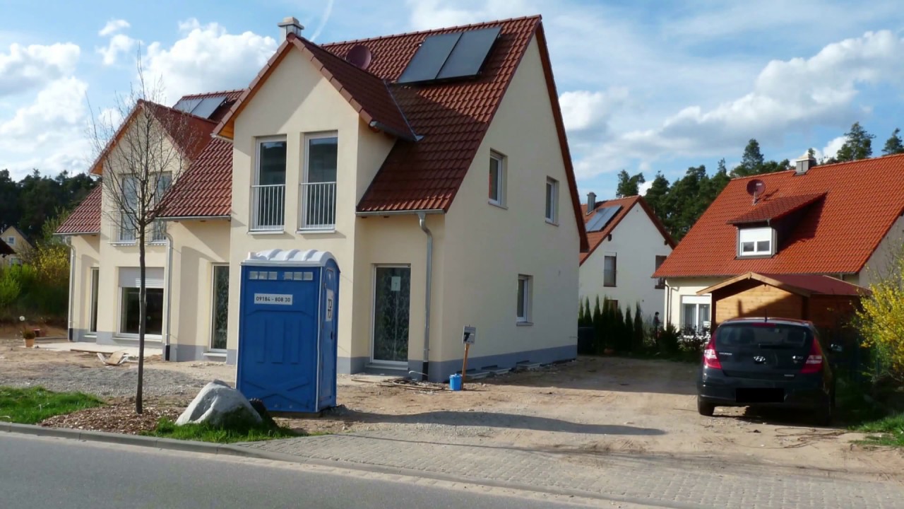 Zeitraffer: Ein Haus entsteht (Seitenansicht)