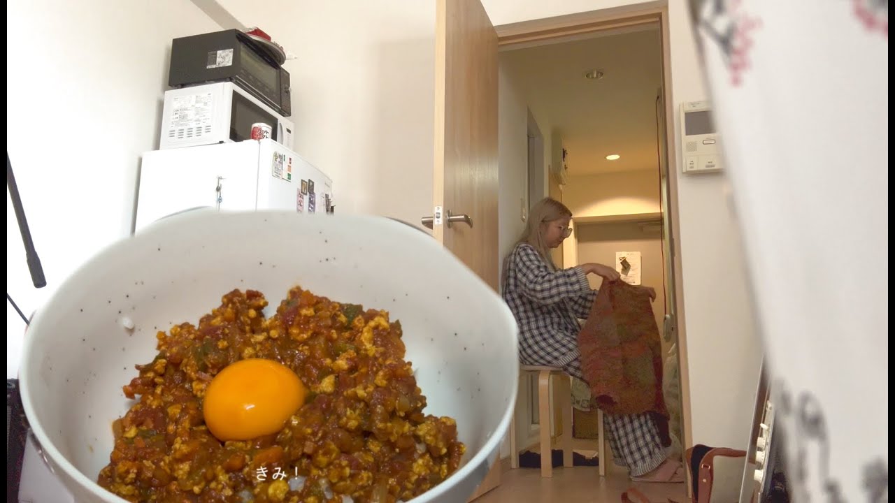 母の味を思い出しながら作る一人暮らしのカレー vlog