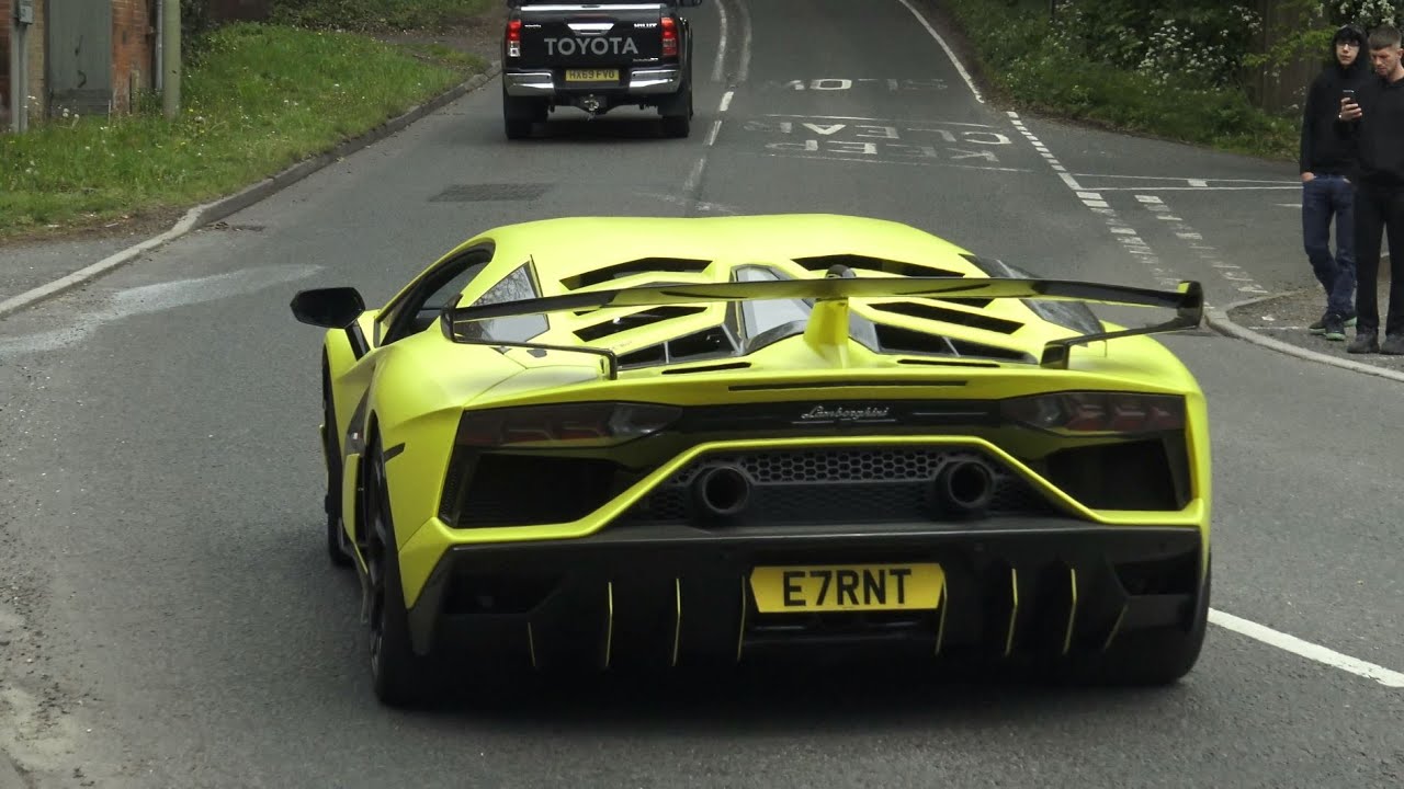 Loud Supercars leaving a car meet! - Hills Prestige supercar and performance car meet.
