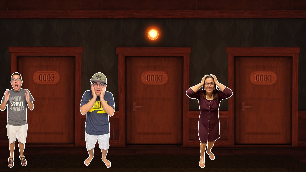 A FAMÍLIA TODA ABRIU VÁRIAS PORTAS MISTERIOSAS SECRETAS NO DOORS!!