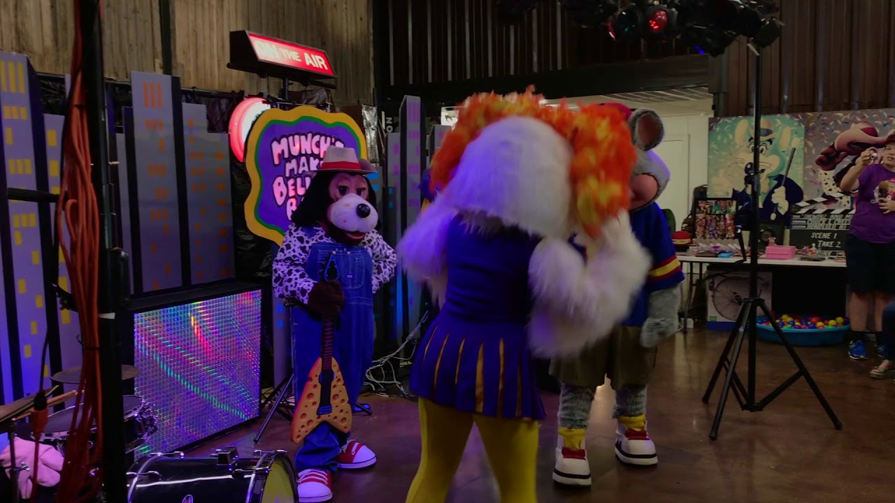 Bring The House Down/Makin' It - Chuck E. Con 2019