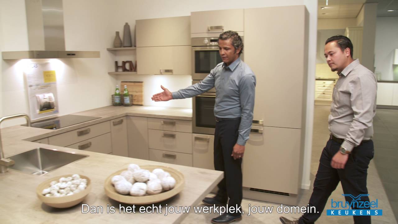 Bruynzeel Keukens - De keuken die werkt. Het winkelbezoek van kookgek Leroy.