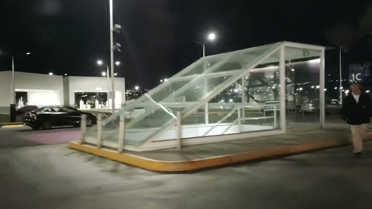 De antea al acceso 4, paseo de la republica, y carretera 57 Querétaro Qro.