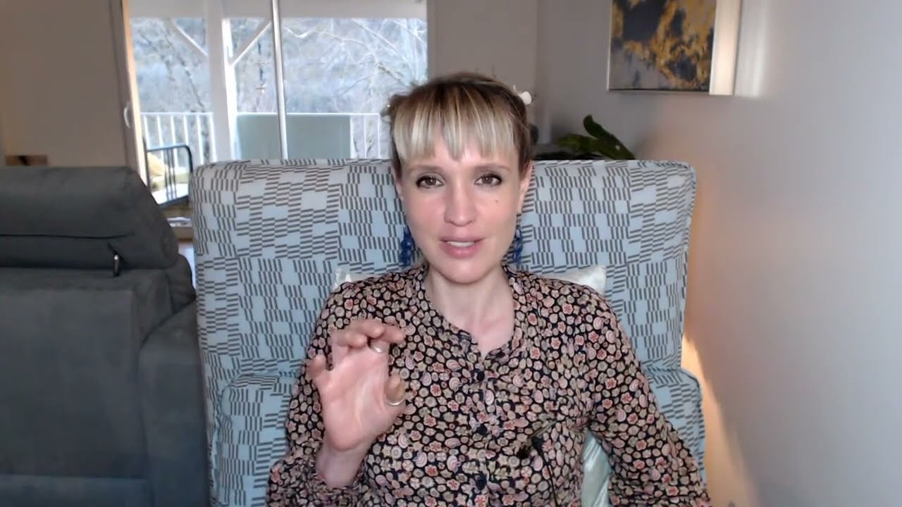 @LisaCairns   - The Absolute Mystery Of The Current Experience  -  #nonduality  (Video:18/2-23)