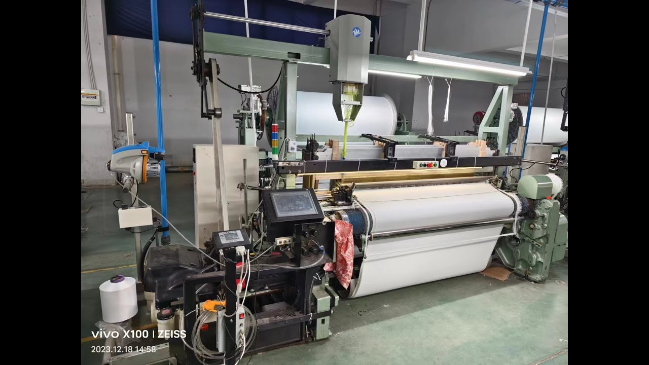 High speed air jet velvet weaving machine with low energy consumption in velvet industry