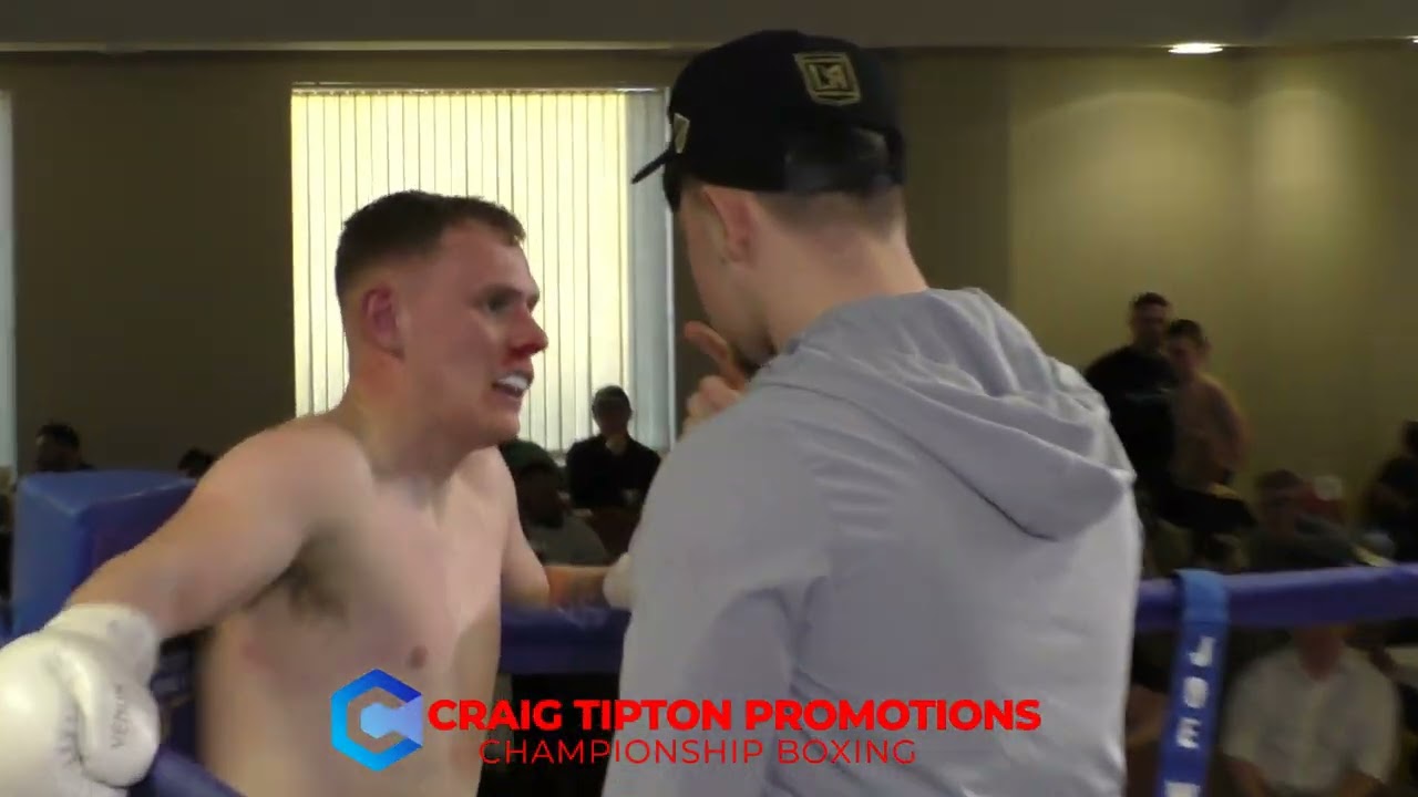 Academy Show Senior Bout Ben Hughes V Alex Fry