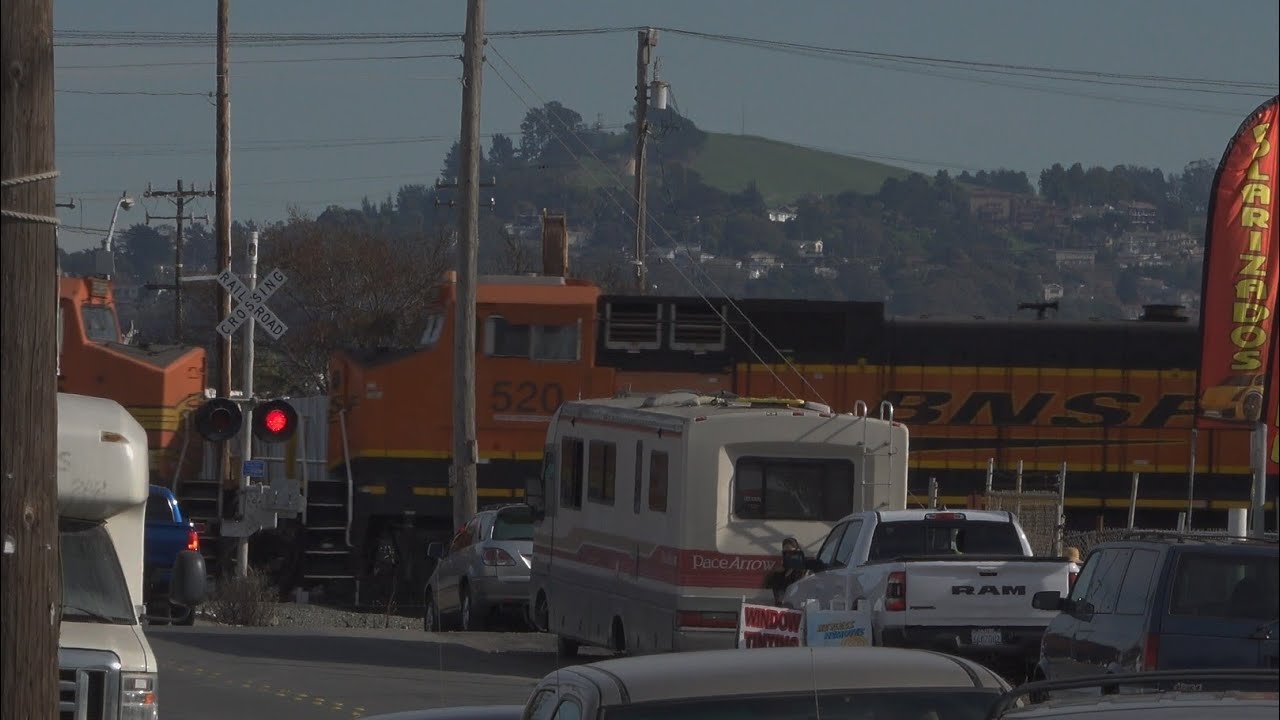 BNSF 7202 Power Move East In Richmond, California