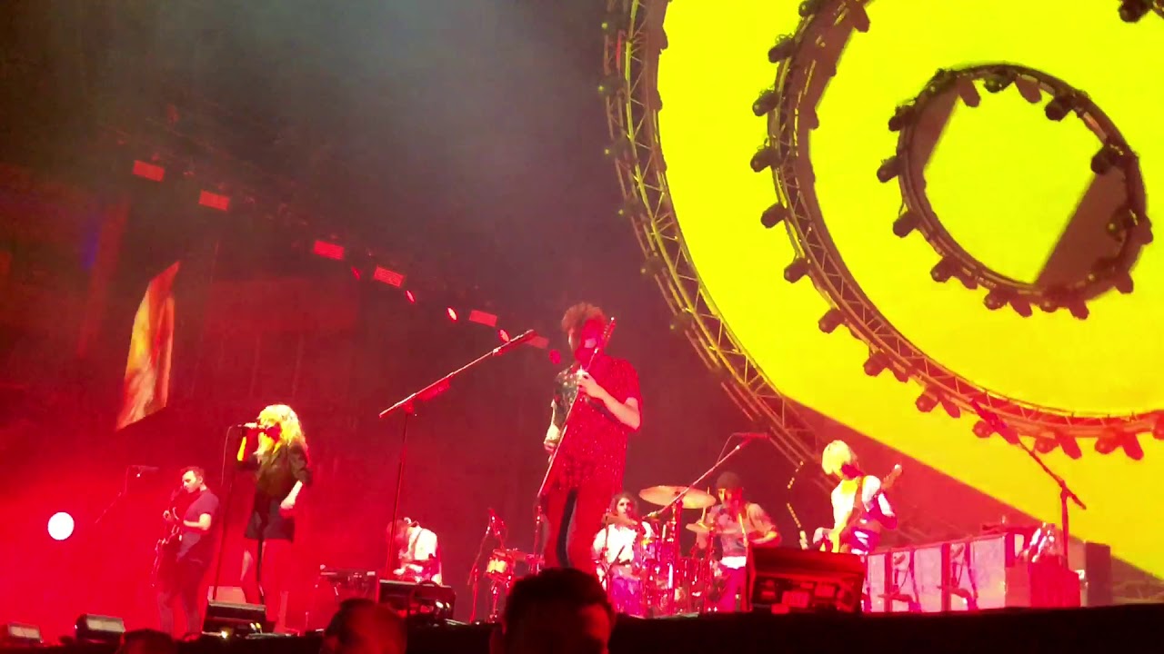 Paramore - Told You So - Live @ O2 Arena London 12/1/2018