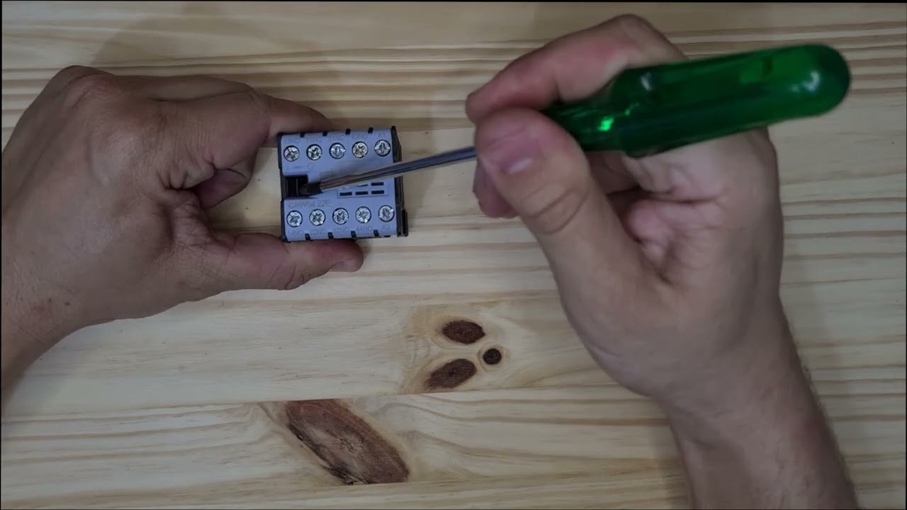 Mini contator CAW04 - Projeto sistema fotovoltaico offgrid