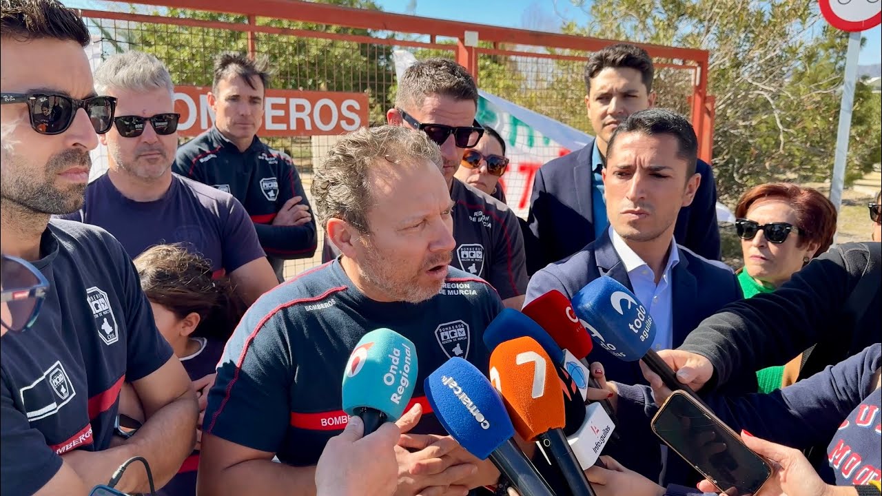Los bomberos de Águilas muestran su malestar por la situación que atraviesan