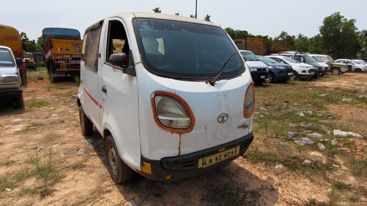 2015 TATA Magic Iris 4X2 Mini Bus Mangalore