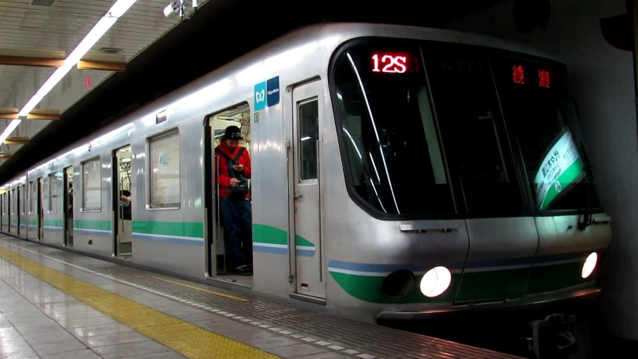 東京メトロ06系06-101Ｆ　綾瀬行き　代々木公園にて