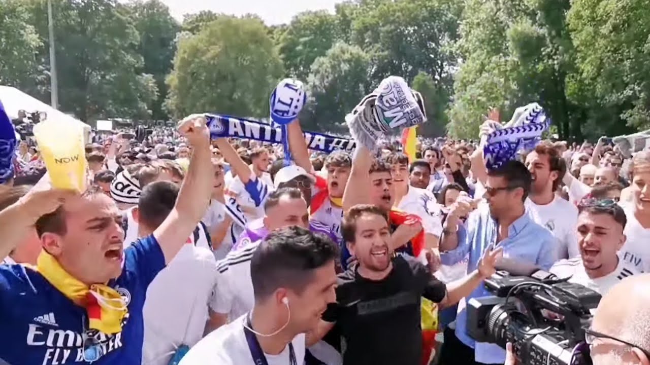 Real Madrid Fan Zone in Paris  🏆 A por la 14 I Champions League Final 2022