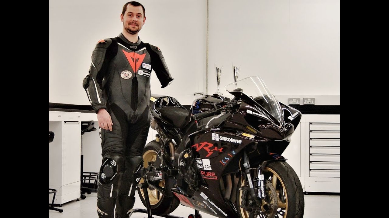 Isle of men Yamaha R1 aRm1 Chris Ganley