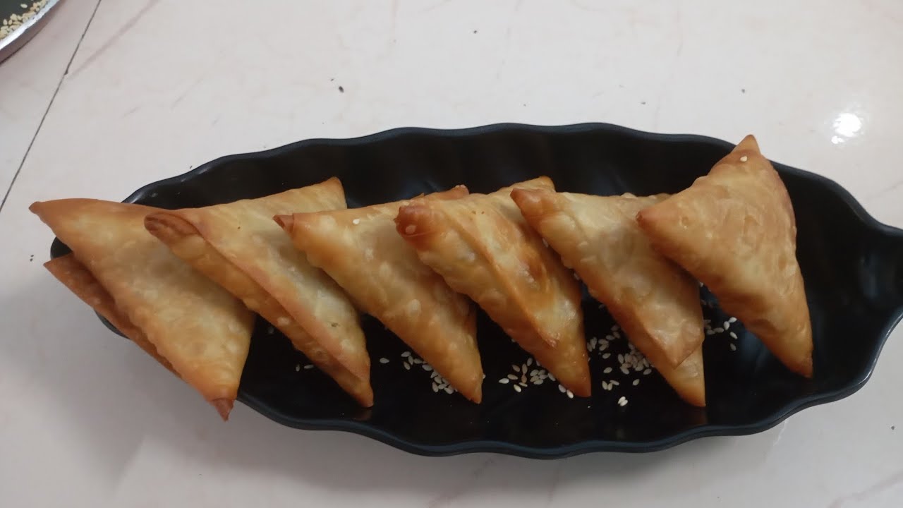 Shahi Zaiqa is live with honey chilli potato samosa