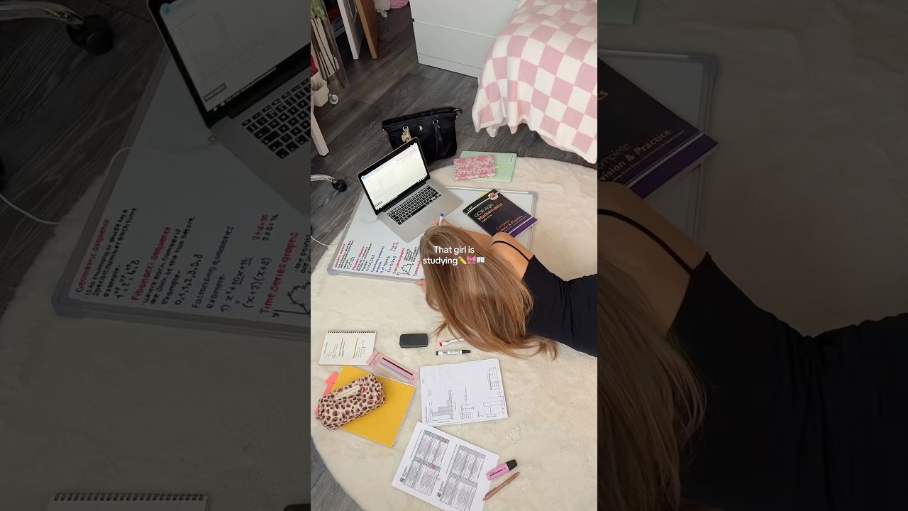The whiteboard makes studying 10x more fun!💋✏️ #studytok #motivation#Vlog #studywithme #goodgrades