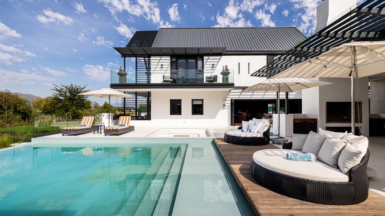 PRIVATE RESIDENCE, VAL DE VIE