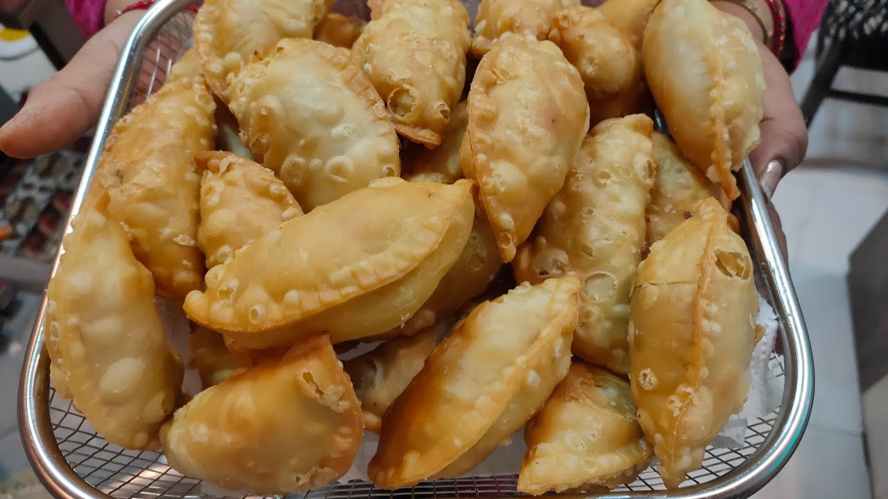 Mawa Gujiya Recipe || Holi special Gujiya 