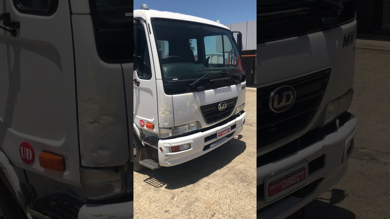 (2447) 2010 UD MK 6 Rear Loader
