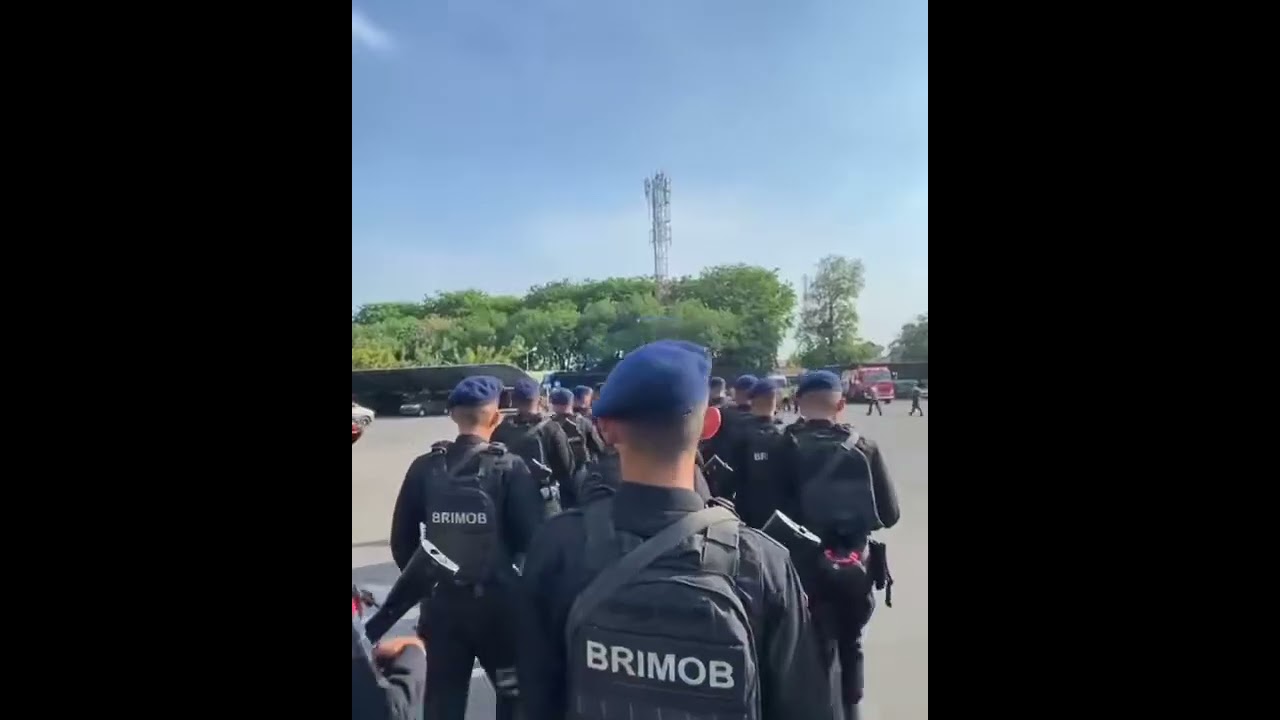 polisi Malaysia vs polisi Indonesia #polisiindonesia🇮🇩 #polisimalaysia