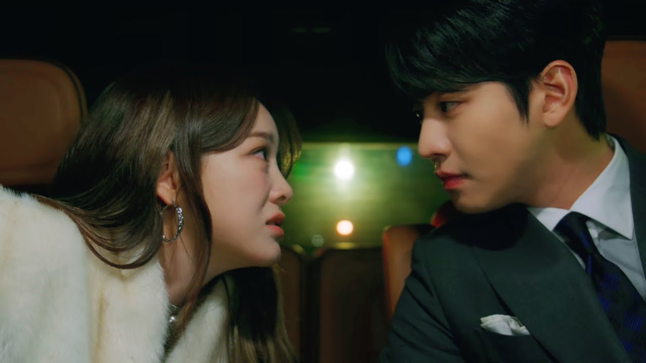 Hari has no idea the guy she is messing with is her boss  