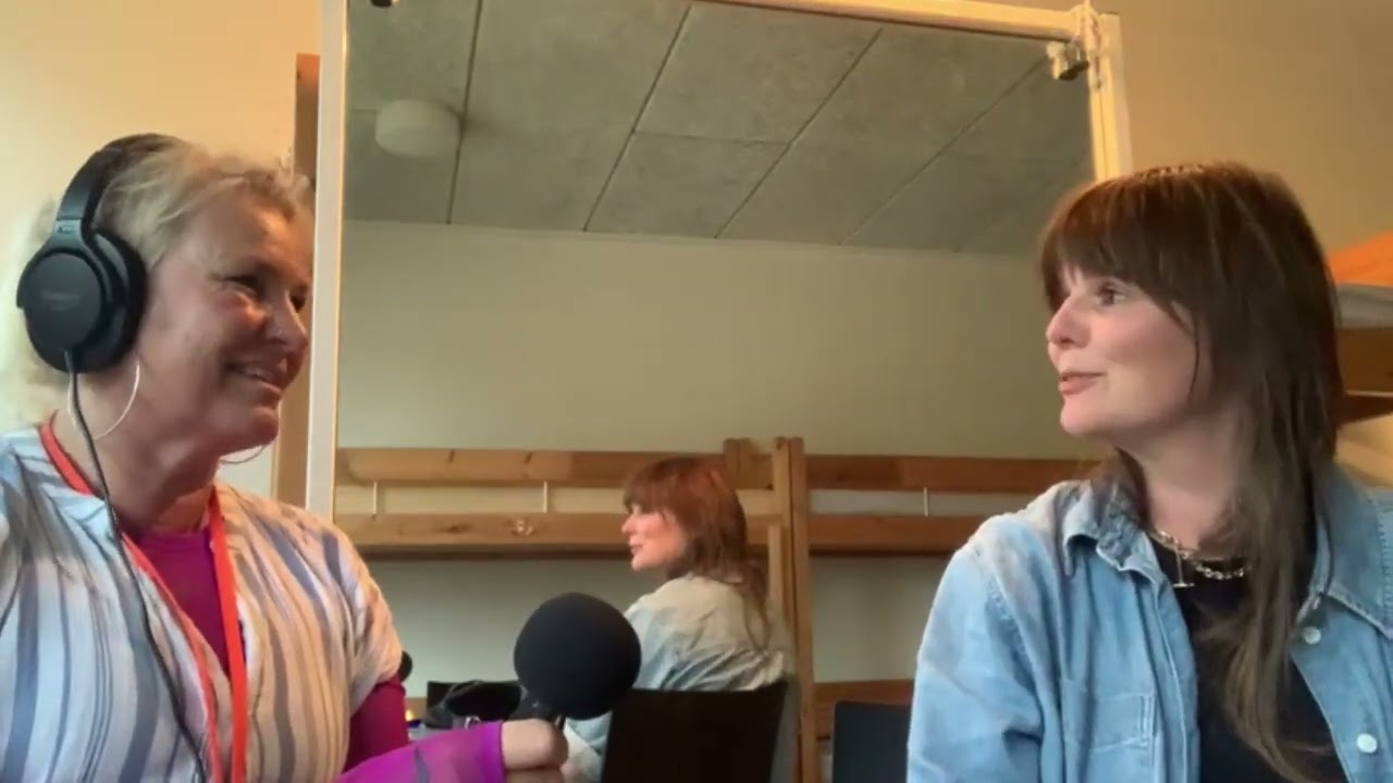 Signe taler med Kajsa Vala