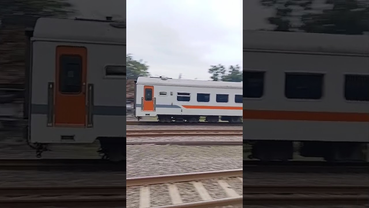 Hunting kereta api di perlintasan Kiaracondong