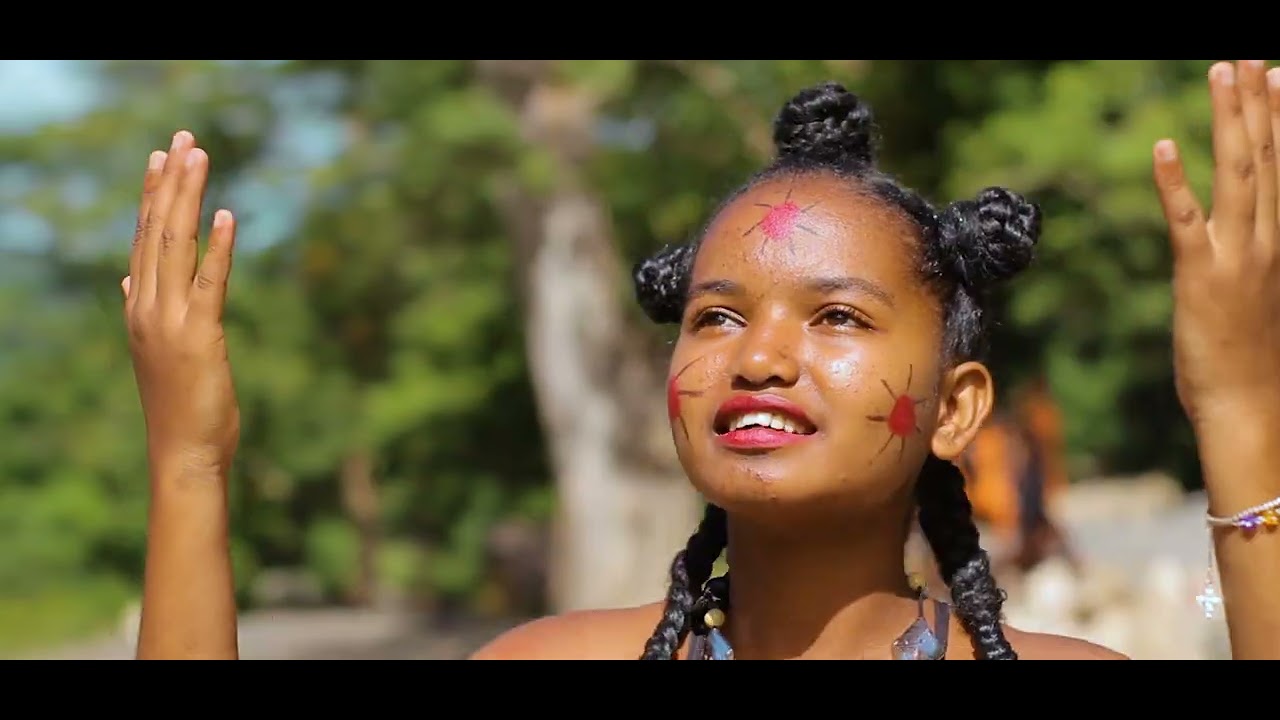 GLORIA Ty nofo avao Clip gasy nouveauté 2025