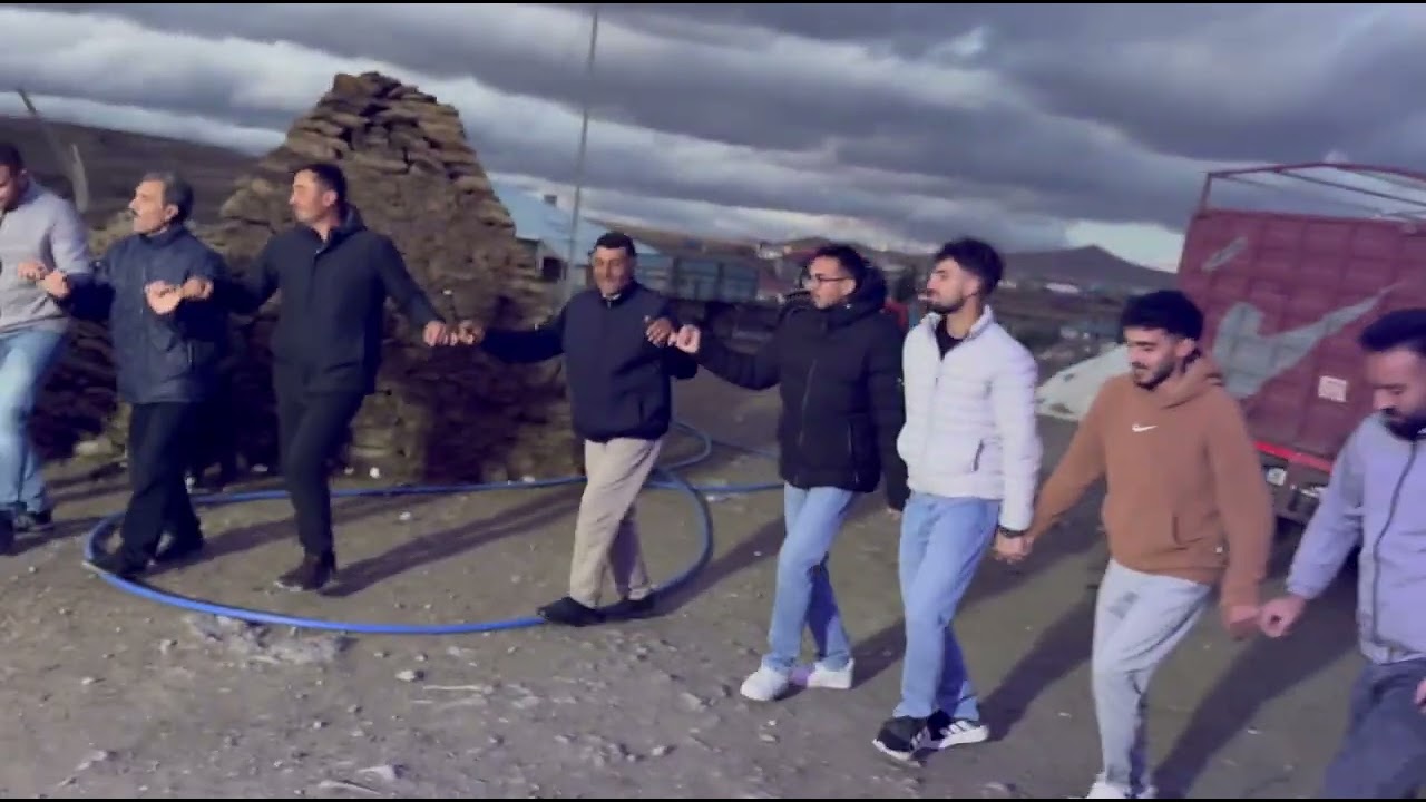 koma denge Qazmanê yer Kars çerme köyü fark yaratmaya devam herkes bu orkestraya hayran kaldı..