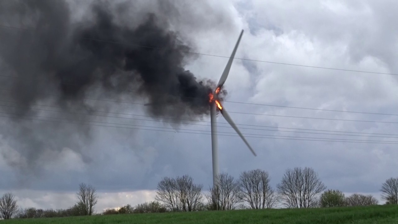 2017 04 14 Windradbrand Fiefbergen