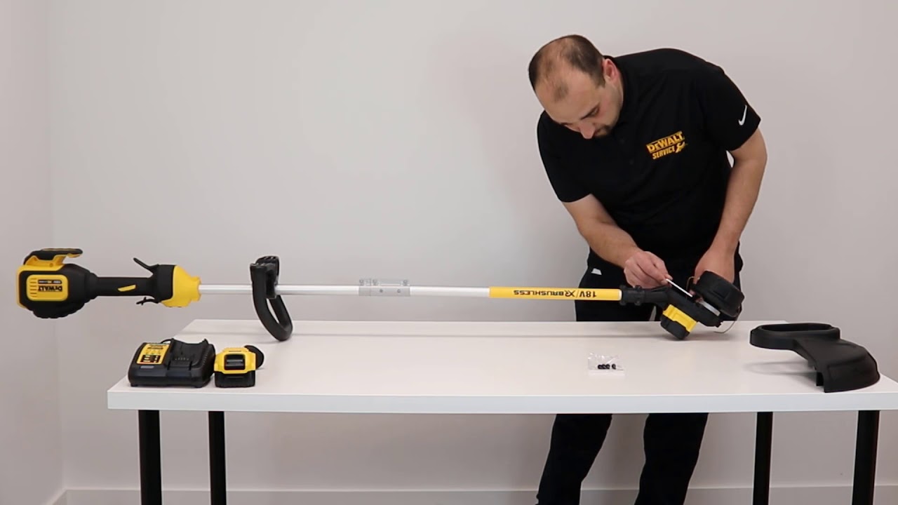 How to fit the guard on DEWALT&reg; 18V BRUSHLESS STRING TRIMMER - DCM561P1S