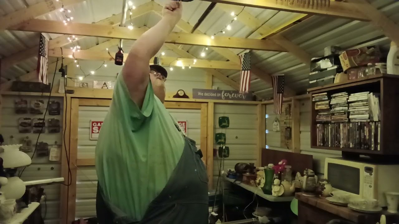 Установка освещения в мастерской.