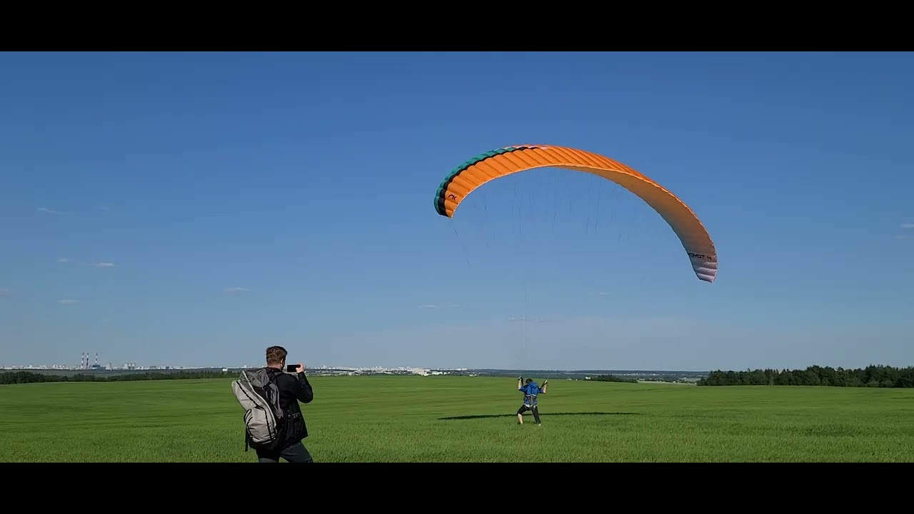 Paraglider land practice. Strong wing 11 m\s (Параплан. Наземка)