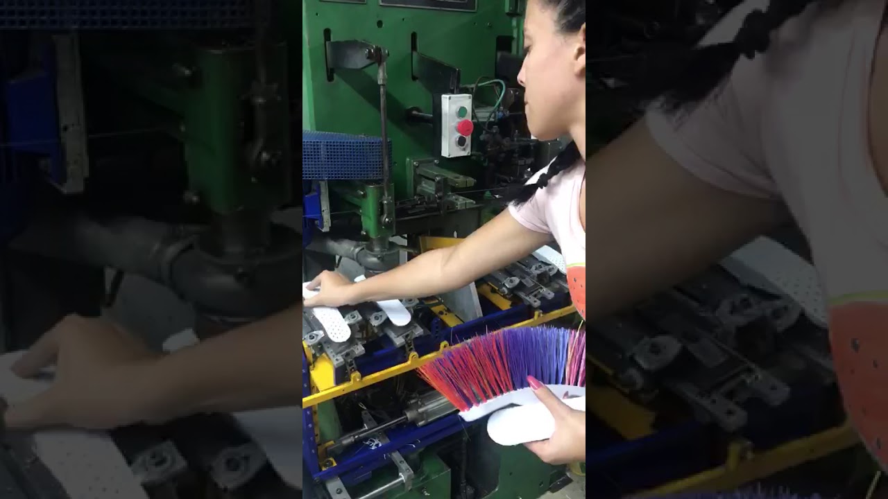 Maquinaria De escobas y cepillos plasticos.