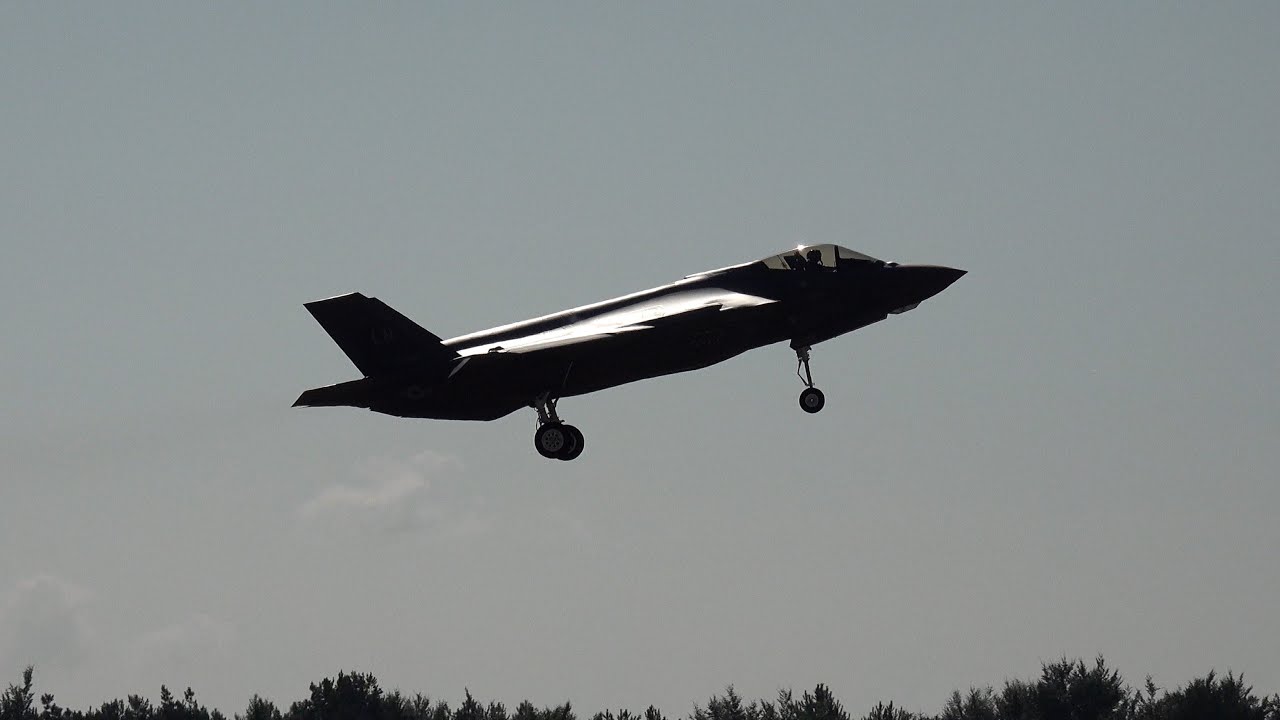 Multiple F-35s in the circuit at Lakenheath ✈️ 🇺🇸 🇬🇧