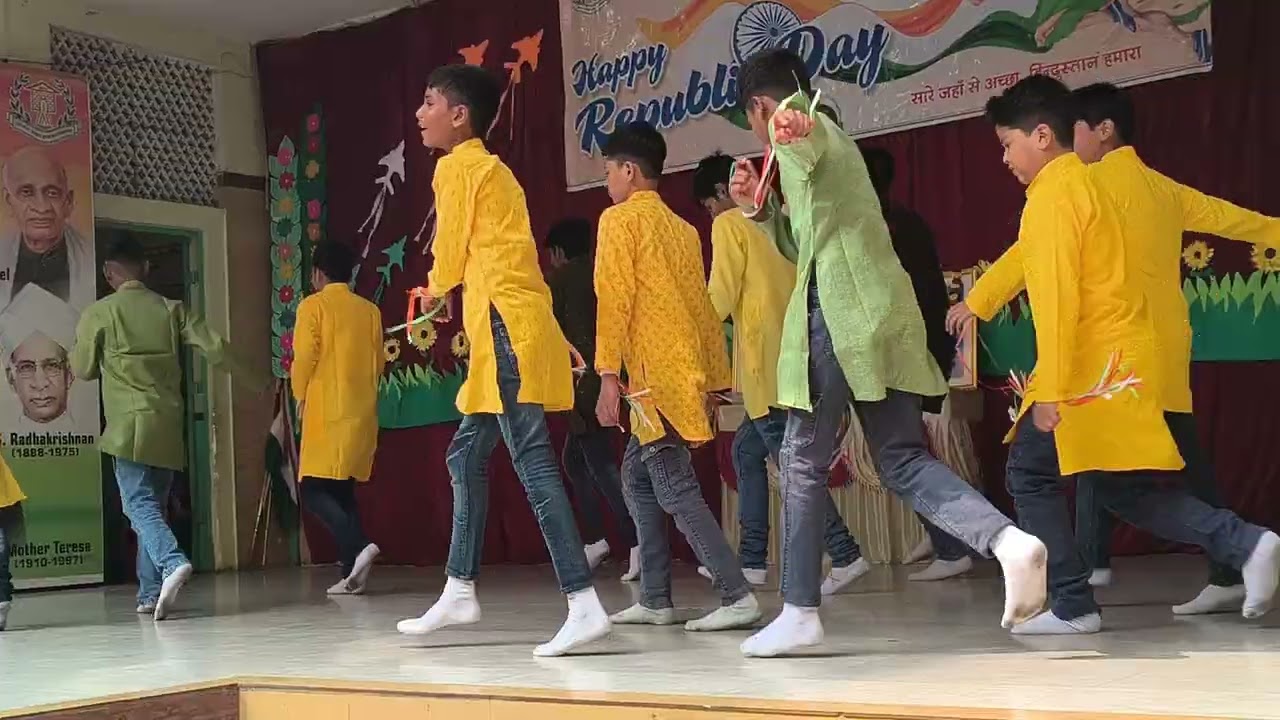 Kisi ki muskurahaton pe ho nisar 🥰😀🙅❤️